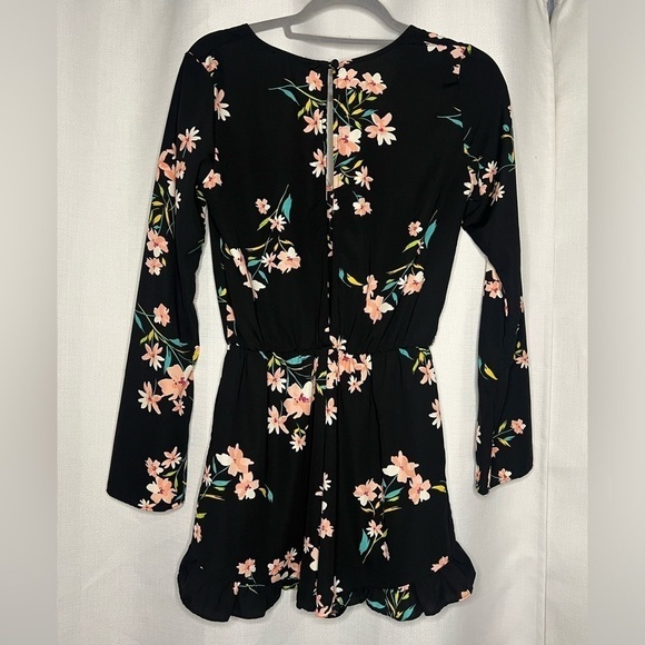 Pins & Needles Black Long Sleeve Floral Romper Small - Picture 4 of 10